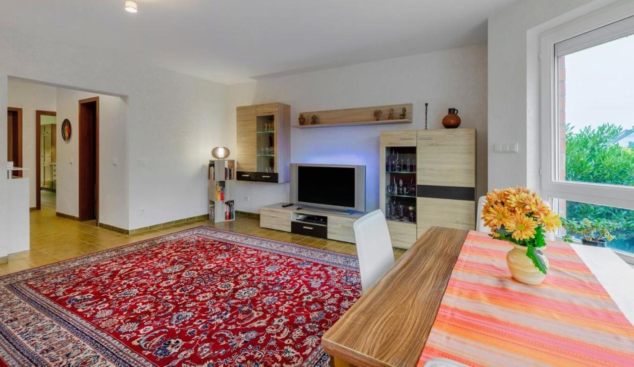 Modernes Apartment In Schoener Lage Düsseldorf Eksteriør bilde